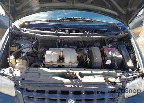 1996 Plymouth Voyager z USA, uszkodzony, nr VIN 2P4FP25B1TR831704